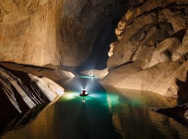 Vé máy bay giá rẻ ngắm hang động đẹp nhất Việt Nam