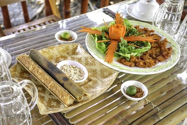 Cơm Lam phố núi Cơm Lam phố núi