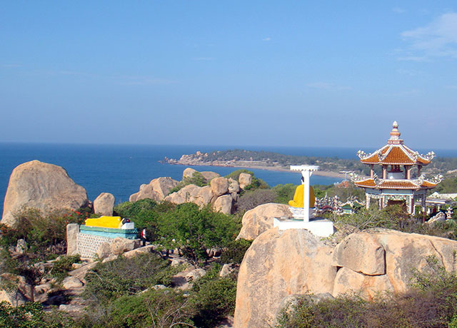Khám phá bãi đá bảy màu La Gàn dịp Tết 2015