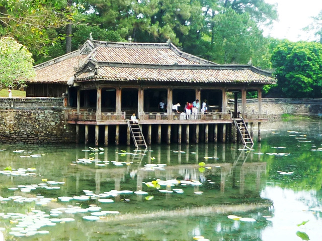 Tham quan di tích cố đô Huế trong 3 ngày Tết