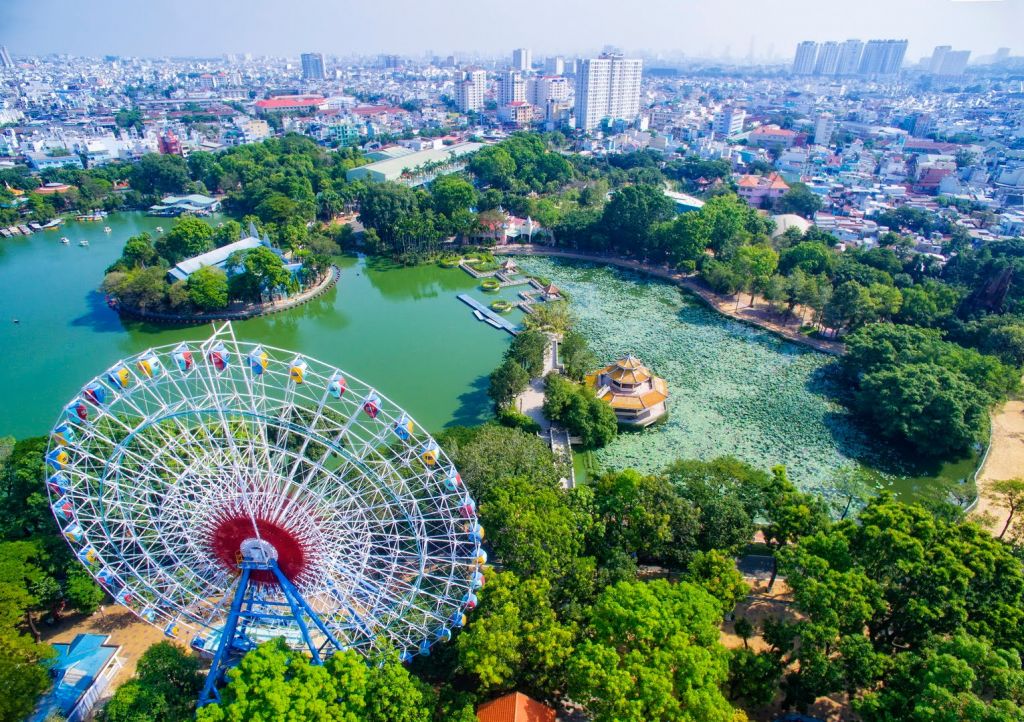 Công viên văn hóa Đầm Sen nhìn từ trên cao