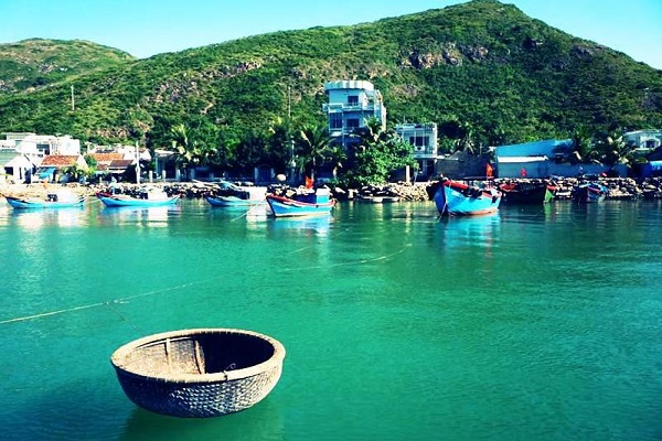 Vé máy bay giá rẻ khám phá biển Quy Nhơn