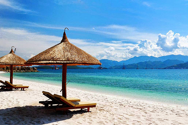Vé máy bay khám phá Đà Nẵng giá rẻ