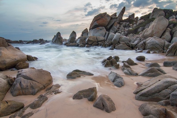 Bãi tắm Đá Nhảy