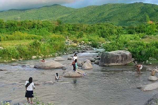 suối nước nóng Hua Pe