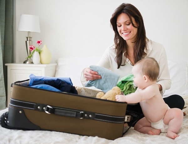 Trẻ sơ sinh đi máy bay cần giấy tờ gì